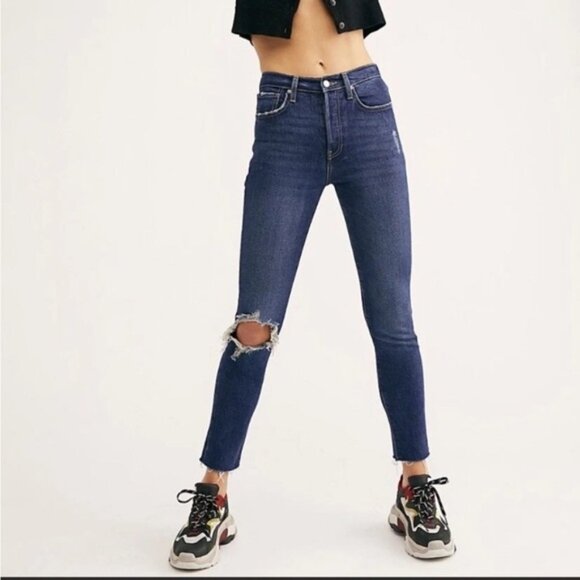 Denim - FREE PEOPLE We The Free Stella Distressed Raw Hem Skinny Jeans Size 30